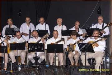 Concierto aniversario de la parranda Medio Jigo P'al Kilo (Foto Ildefonso Rodríguez)